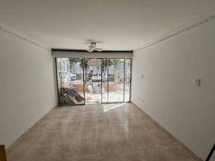 Casa en Urb Contadora #1  2 Pisos USO COMERCIAL O VIVIENDA